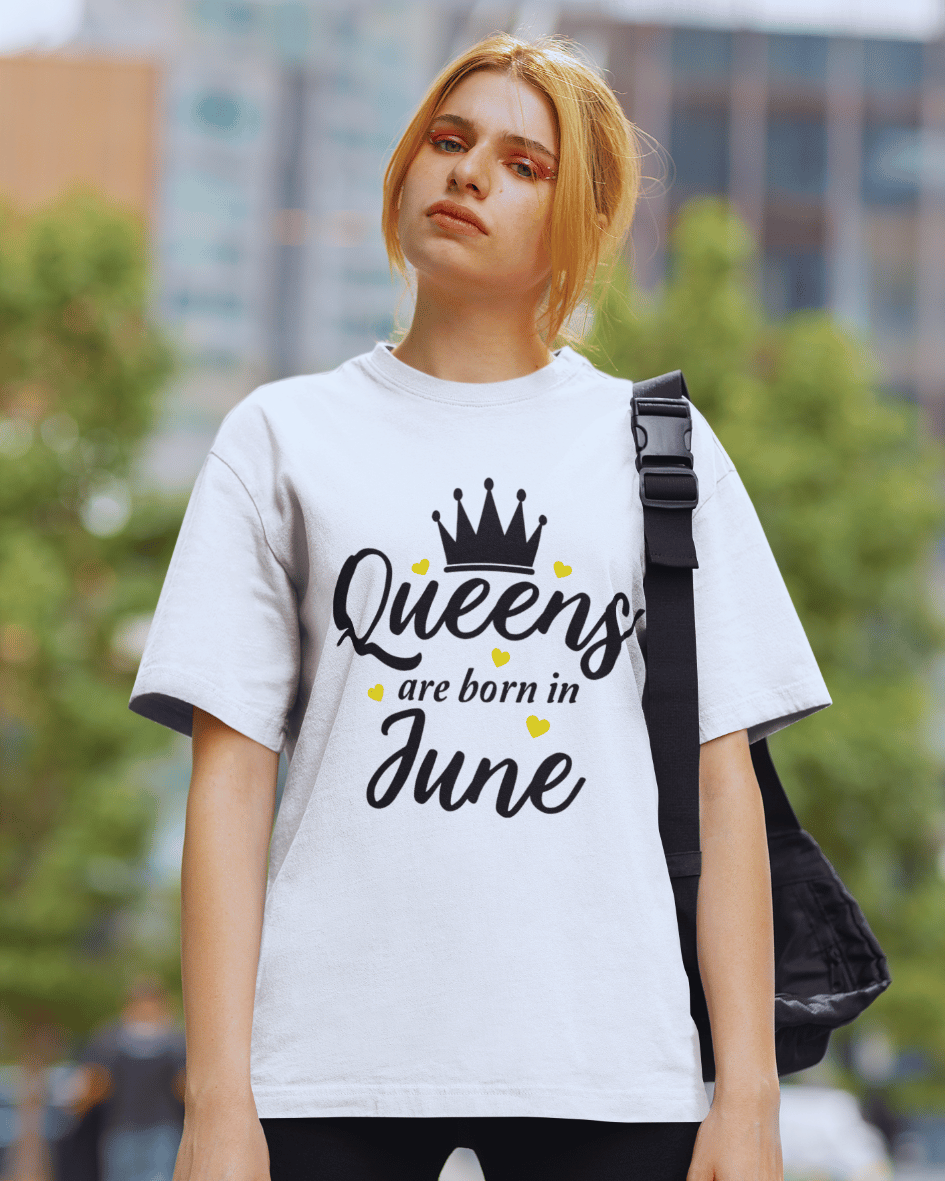 QUEENS ARE BORN IN JUNE Premium Oversized T-Shirt