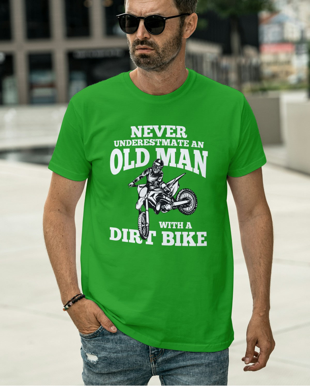 NEBER UNDERSTMATE AN OLD MEN Classic Crew T-Shirt(FLAG GREEN)