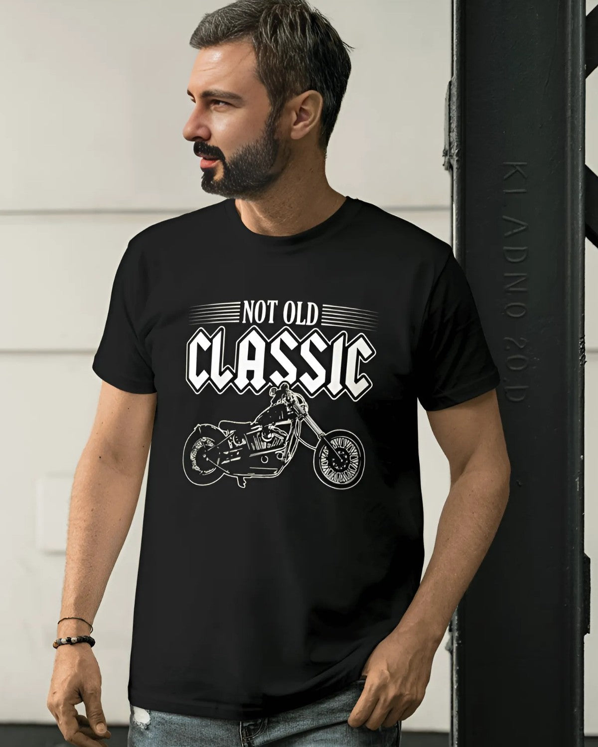 I'M NOT OLD CLASSIC Cotton T-Shirt (BLACK)